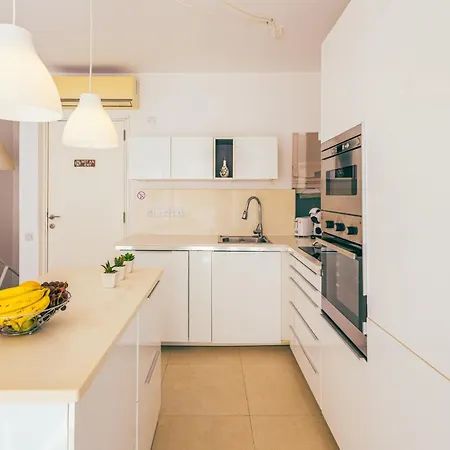 Perfect Location Duplex 2br