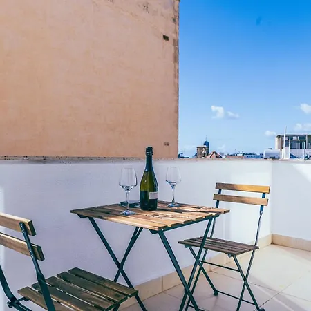 Perfect Location Duplex 2br