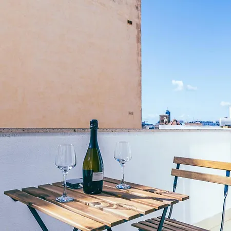 Perfect Location Duplex 2br