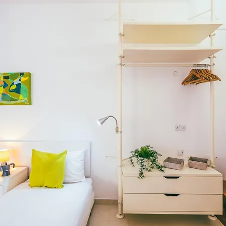 Perfect Location Duplex 2br דירה