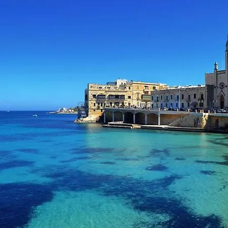 Perfect Location Duplex 2br * Sliema