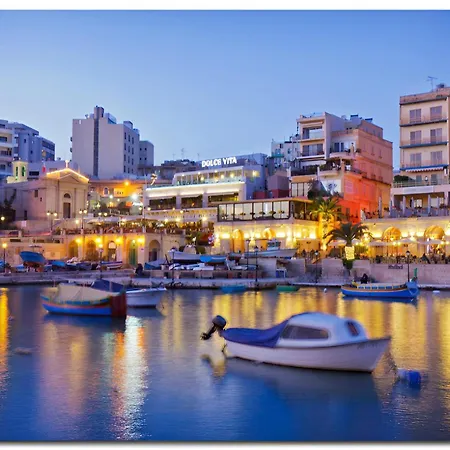 Perfect Location Duplex 2br * Sliema